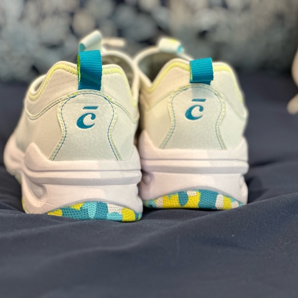 Clove Classic Shoes - Picture 2 of 5